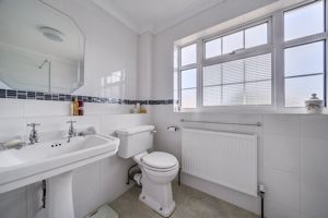 Shower room- click for photo gallery